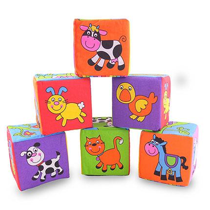Іграшки для дитини від 6 до 9 місяців: кубики
