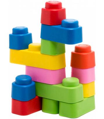 Іграшки для дитини від 9 до 12 місяців: конструктор